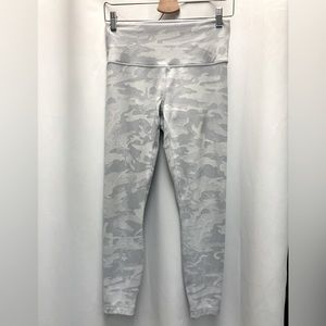 Lululemon Wunder Under High-Rise White Camo Jacquard Leggings 25”